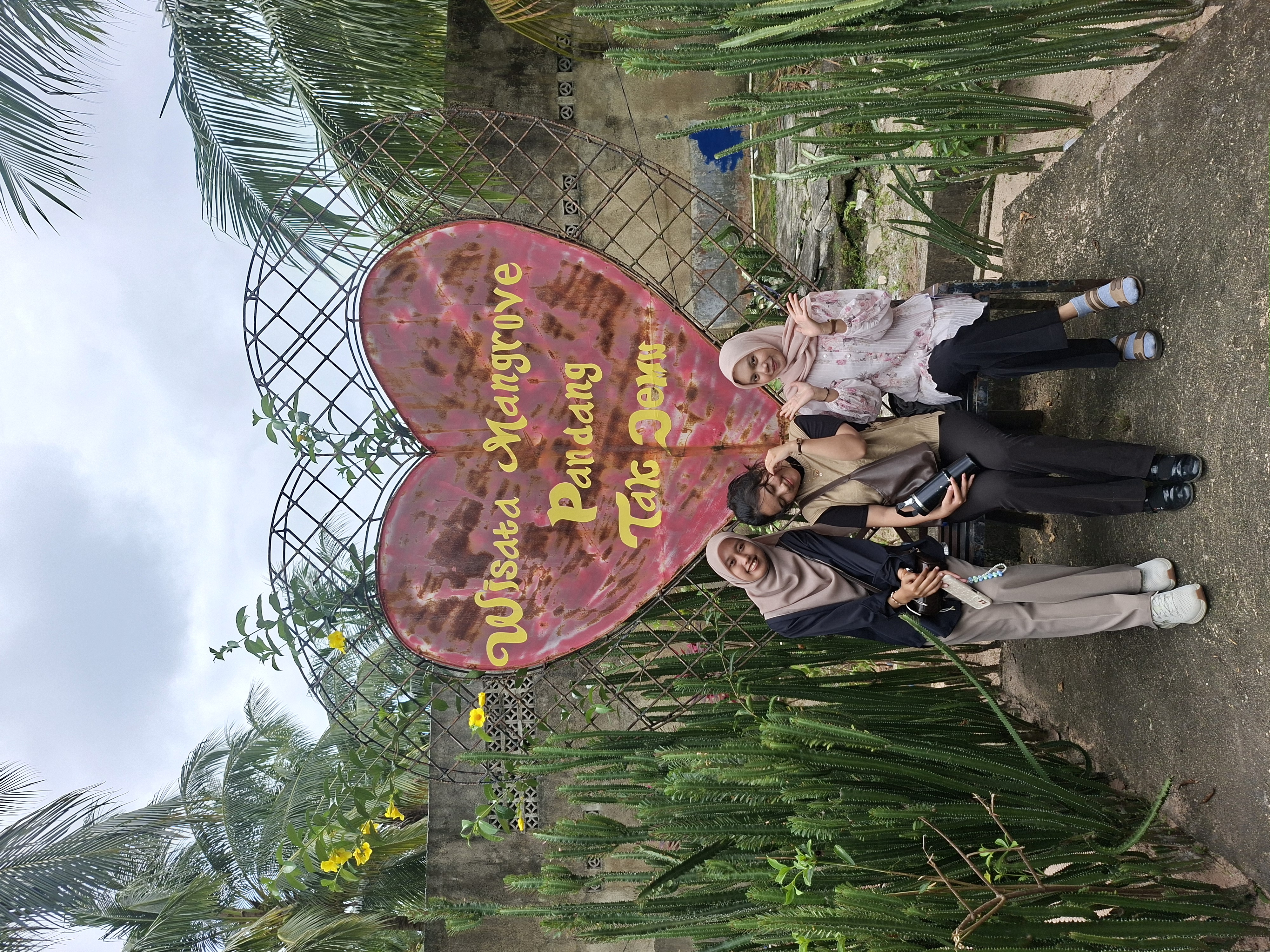 Spot Foto Instagramable di Pandang Tak Jemu
