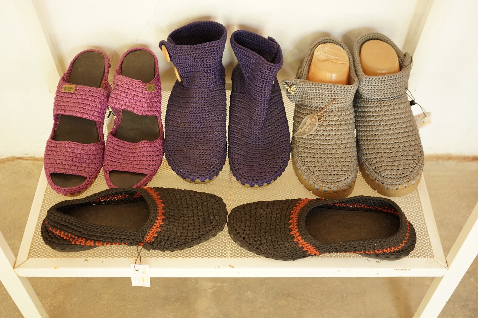 Sandal Anyaman Tradisional